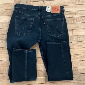 Levi's Men's Dark Blue Relaxed Jeans  34x 30  relaxed straight  New with Tags